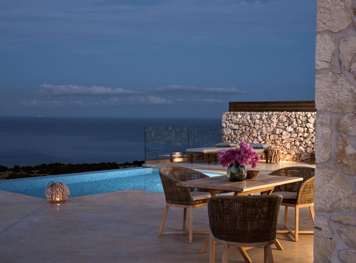 Akron Luxury Suites Korithion Екстер'єр фото