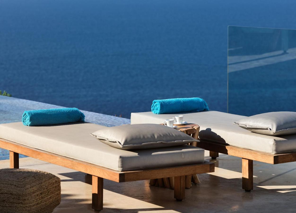 Akron Luxury Suites Korithion Екстер'єр фото