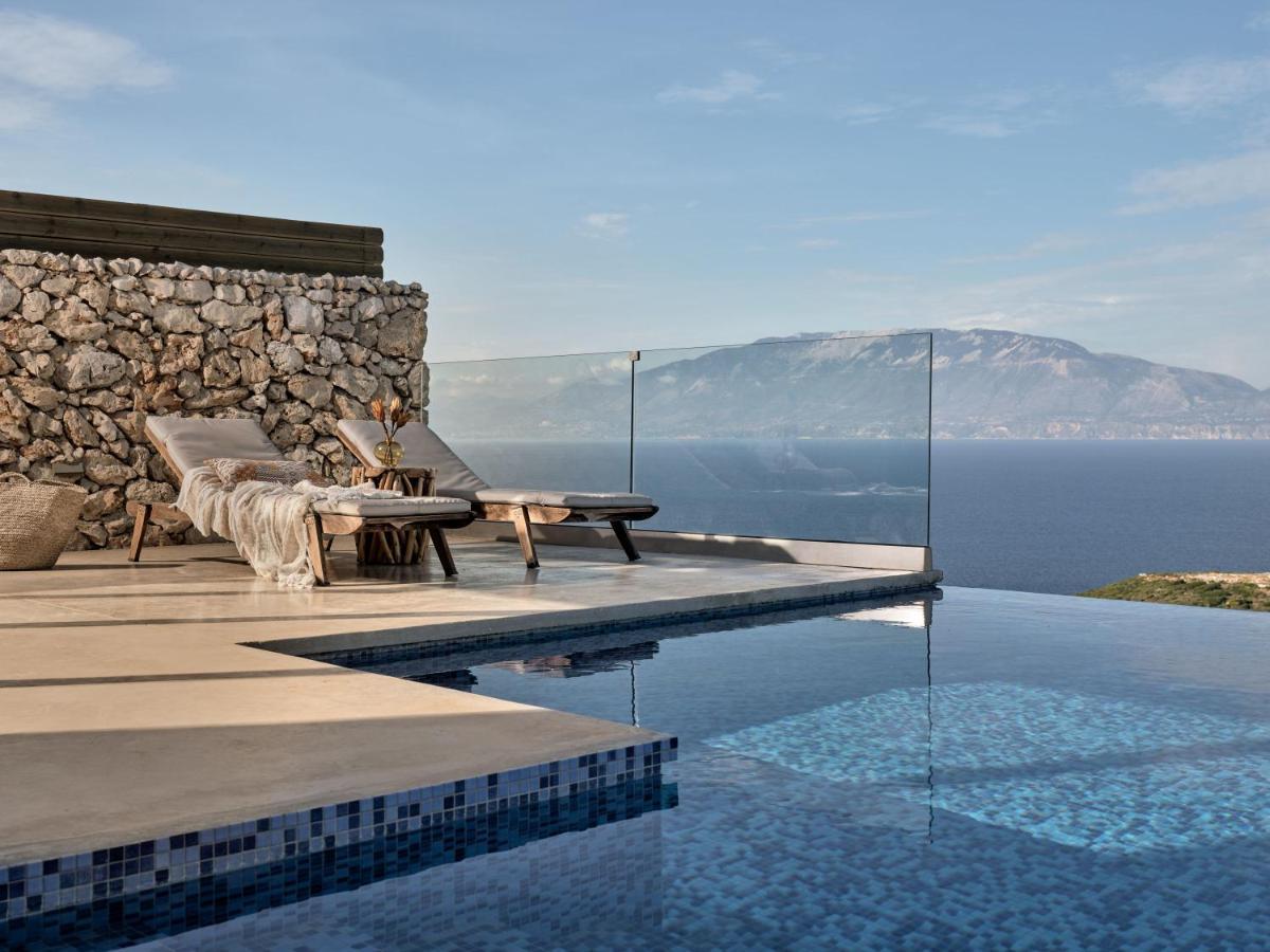 Akron Luxury Suites Korithion Екстер'єр фото